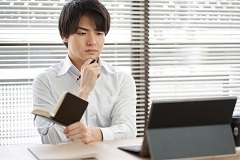 現職を退職してから転職活動をしようと思っているのですが、不利になりますでしょうか。