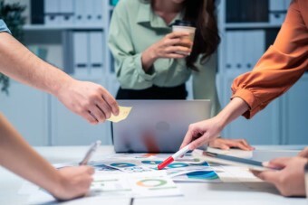 管理部門職種の中でもルーティン業務が少ないイメージなのですが、繁忙期はどの時期になるのでしょうか。