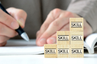 内部監査で求められるスキルは何ですか？また、資格等は必要でしょうか？