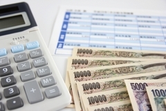 年収を上げたいです。税理士試験に何科目合格すれば、500万円以上の年収になりますか？