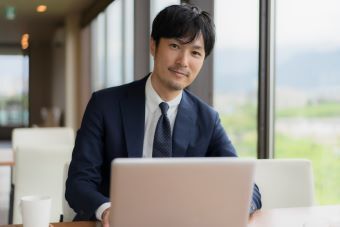 事業規模の違う事務所への転職で理想の働き方と幅広い業務を実現！