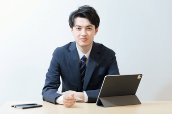 旧態依然とした社風から脱出、若手が活躍する大手上場企業へ転職